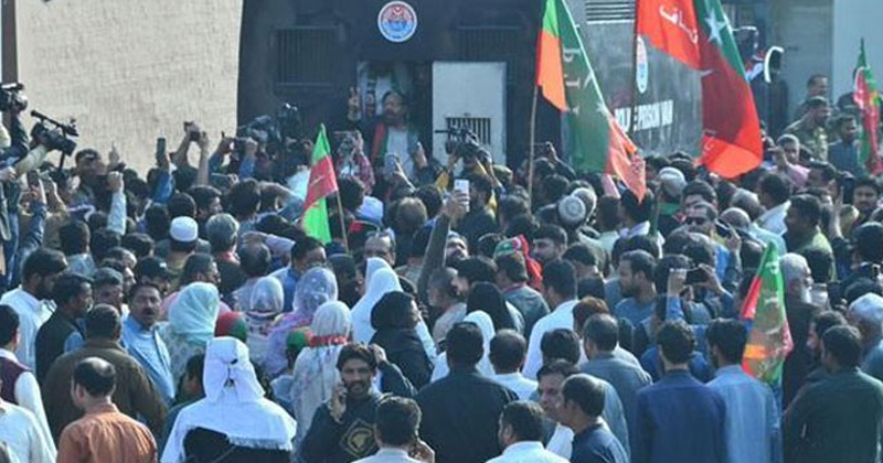 12imrankhan%20arresstststst.jpg