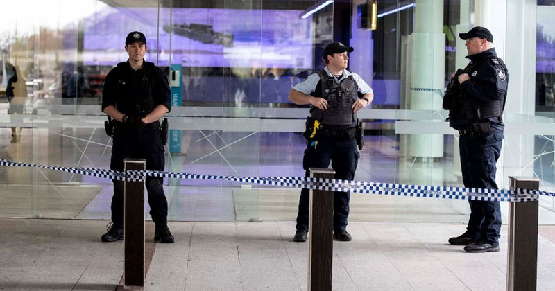 14austrailiairportfiring.jpg