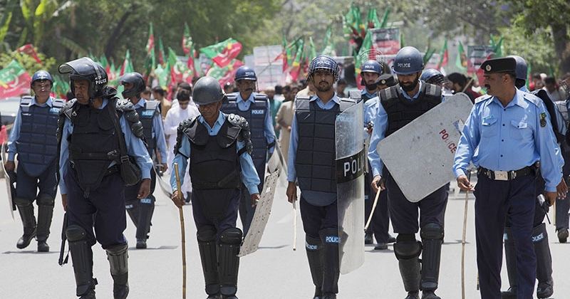 14islamabadpolice.jpg