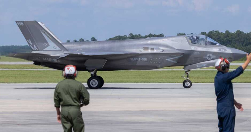 15f35loispublic.jpg