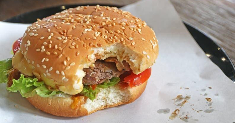 2girllfrienndburgerre.png