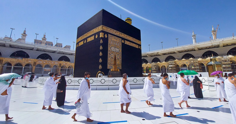 6hajjsuvsidyislaminazriaticounisixl.jpg