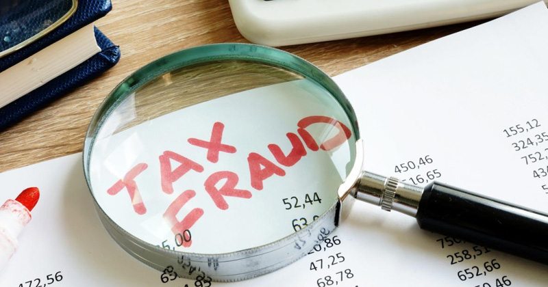 9taxfrauddddd.jpg