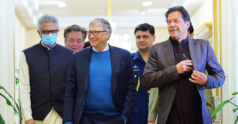 bill-gates-in-pak-imran.jpg