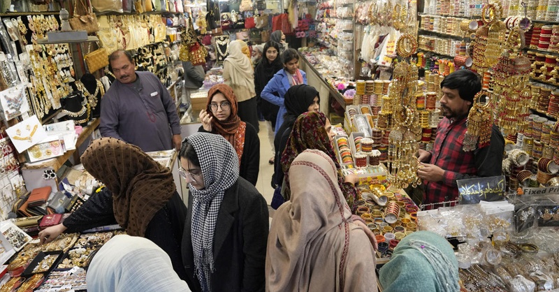 eid-shoping-pakistan-inflation.jpg