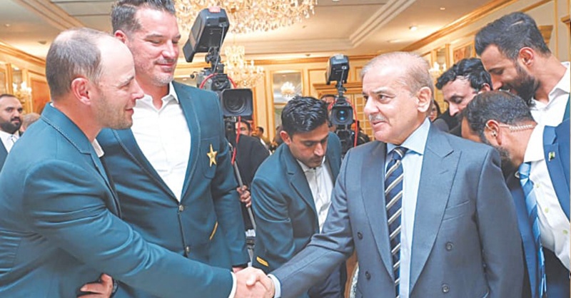 eng-team-meet-pm-shehbaz-ss.jpg
