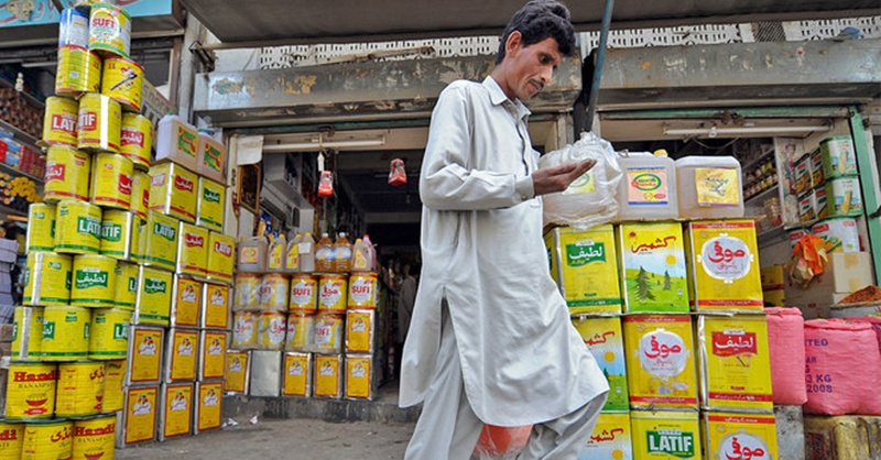 oil-pakistan-inflation-shebaz-govt-dd.jpg