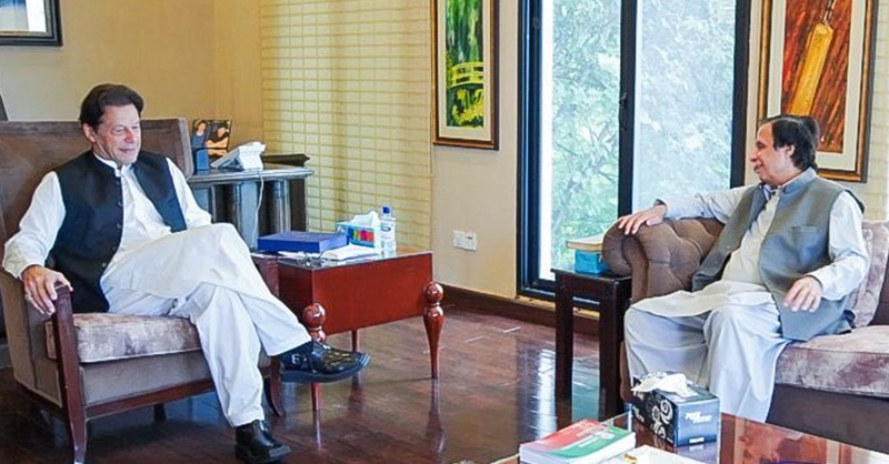 pervaiz-elahi-cm-and-imran-khan-bani-gala-meeting-tr.jpg