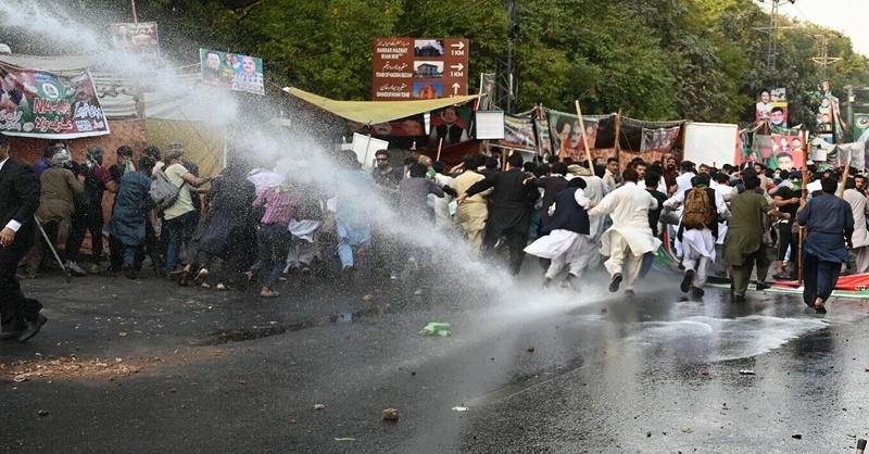 pti-protest-ihc-pak.jpg