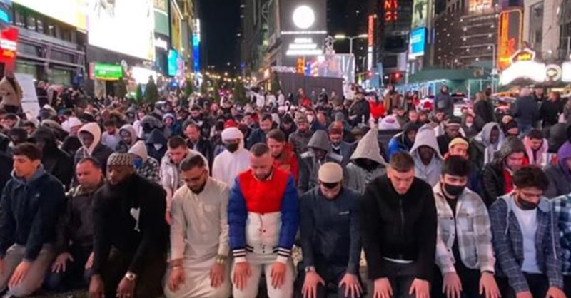 time-squre-new-namaz.jpg