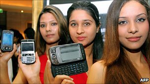 _49995644_mobilesetslaunchafp304.jpg