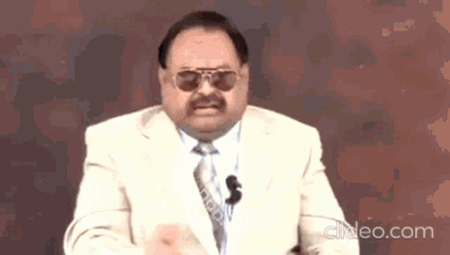 altaf-hussain-funny.gif
