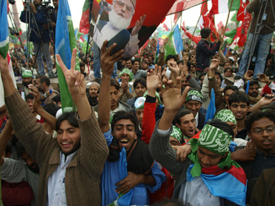 2008-02-17-Crowd_Rally_Pakistan.jpg