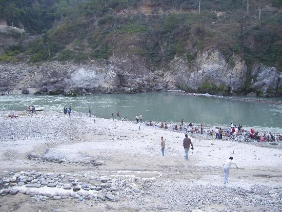 tatta-pani-rawalakot.jpg
