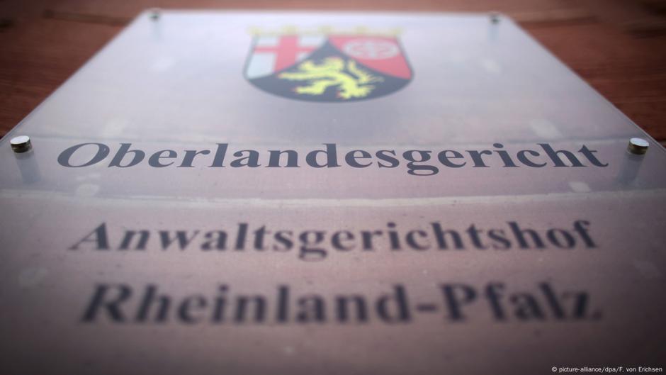 www.dw.com