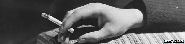 _64117165_hand_cigarette_getty624.jpg