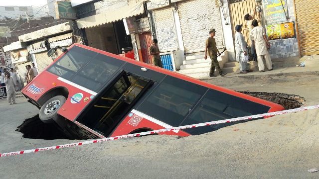 sinkhole-pakistan.jpeg