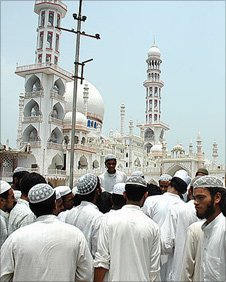 _50905593_minarets_2_226.jpg