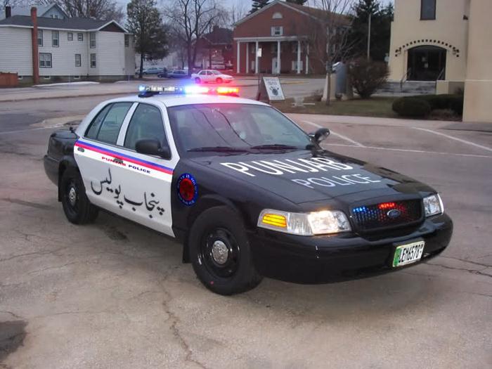 Pakistan_Punjab_police_new_vehicles_jnyeq.jpg