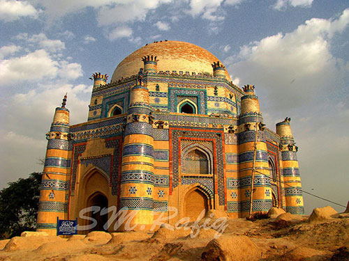 Shrine-of-Bibi-Jawindi-Uch-Sharif-Pakistan.jpg