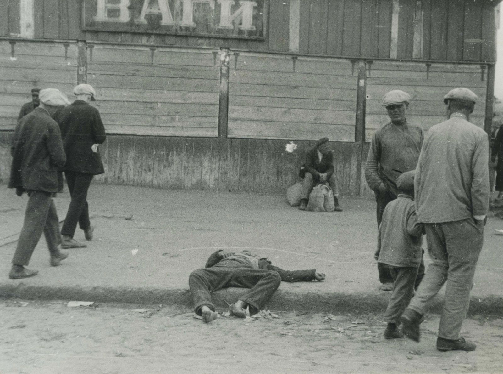 Holodomor-Great-Famine-Kharkiv-Ukraine-victim-1932-1933-Alexander-Wienerberger-photographer.jpg