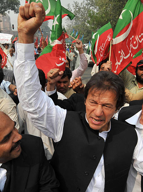 head-of-pakistan-tehreek-e-insaf-or-movement-of-justice-imran-khan-protests-along-with-lawyers.jpg