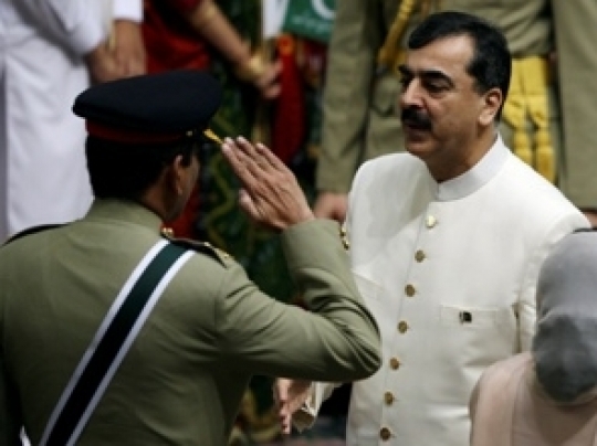 gilani-kayani.jpg