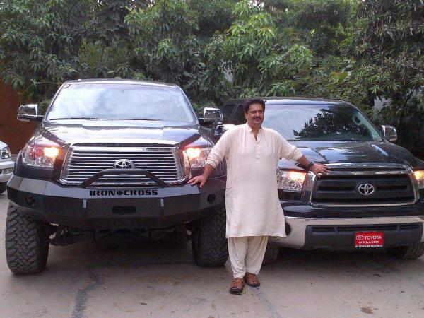 Political-Nabil-Gabol-with-his-cars-1245.jpg