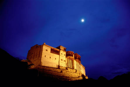 hunza-moon-and-fort.jpg