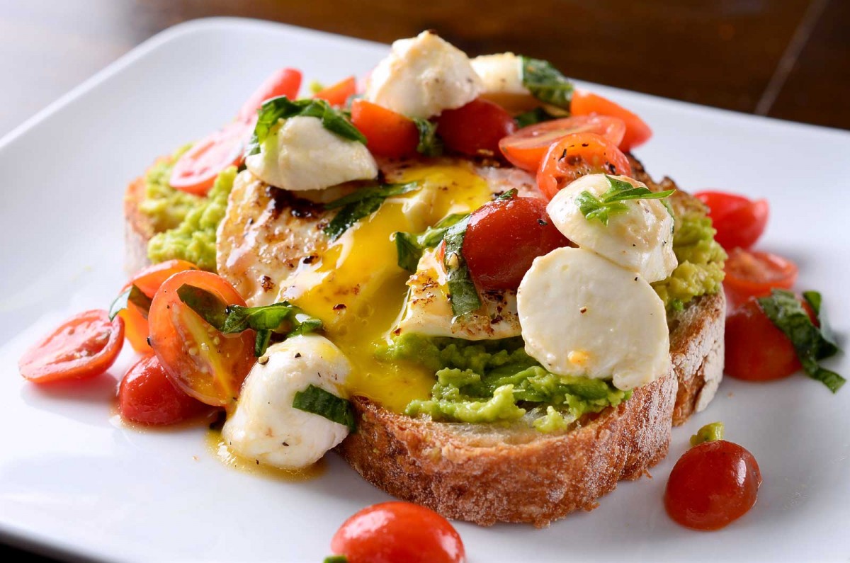 caprese-avocado-breakfast-toast-1200x795.jpg