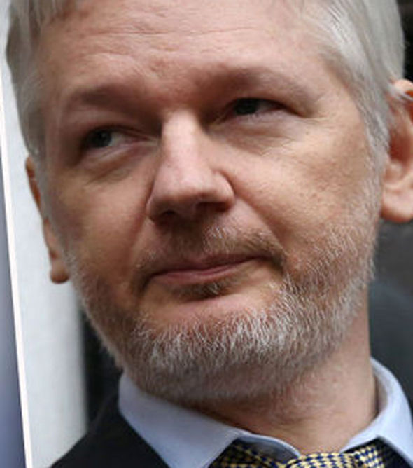 Julian-Assange-736832.jpg