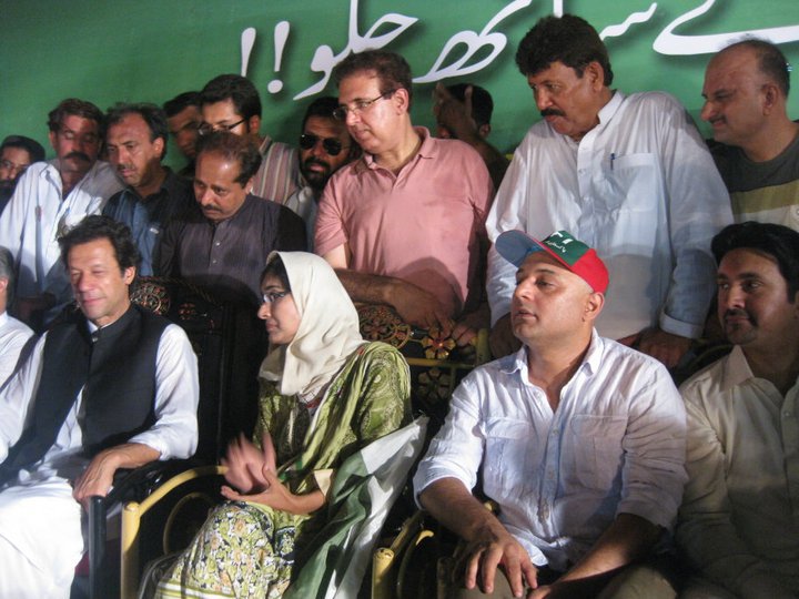 Ali-Azmat-ImranKhan-PTI-Dharna-Karachi-4.jpg