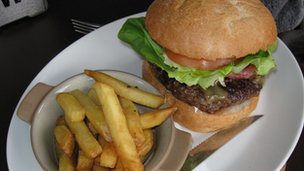_65312495_burgerandchips.jpg