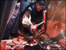 110421190408_karachi_blast.jpg