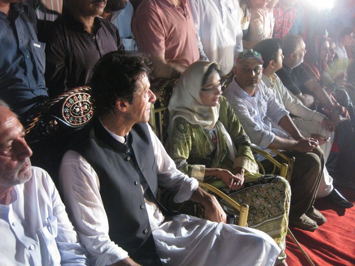 Ali-Azmat-ImranKhan-PTI-Dharna-Karachi-3.jpg