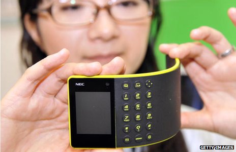 _64431752_phone.jpg