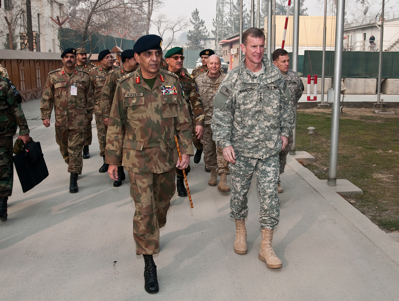 US-Afghan-Pakistani_military_men.jpg