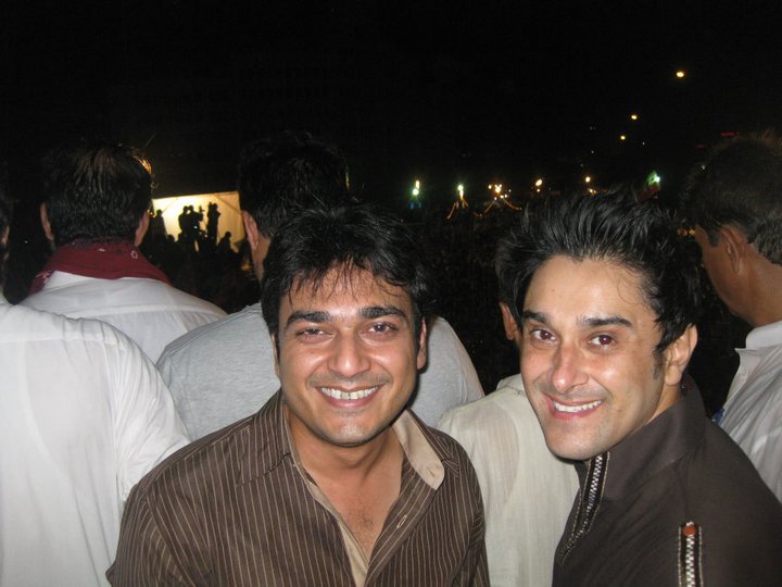 Azfar-and-Mani-at-PTI-Dharna-in-Karachi.jpg