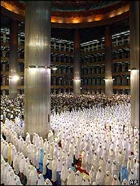 _40875430_ramadan203ap.jpg