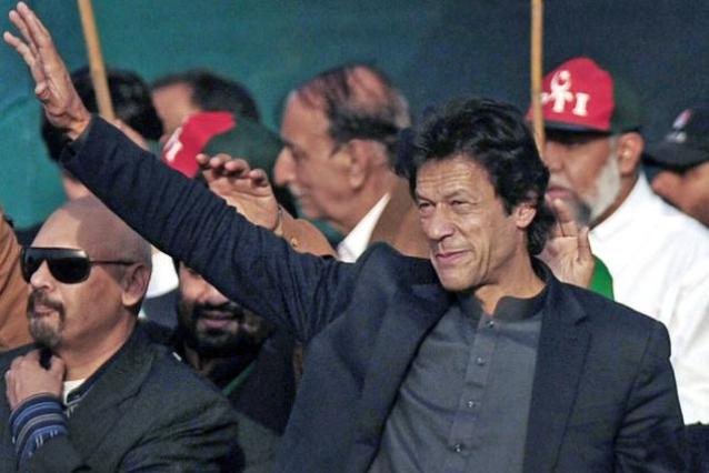 ik-wave-and-smile-at-jalsa.jpg