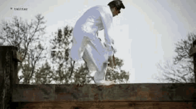running-running-imran-khan.png