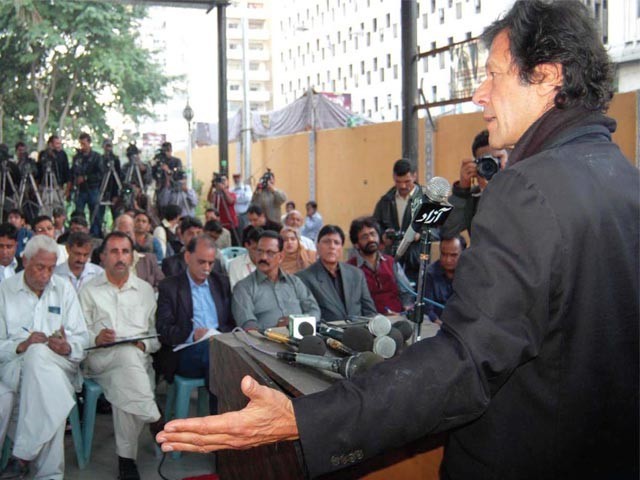 Imran-Khan-Press-conference-Photo-Athar-Khan-Express-640x480.jpg