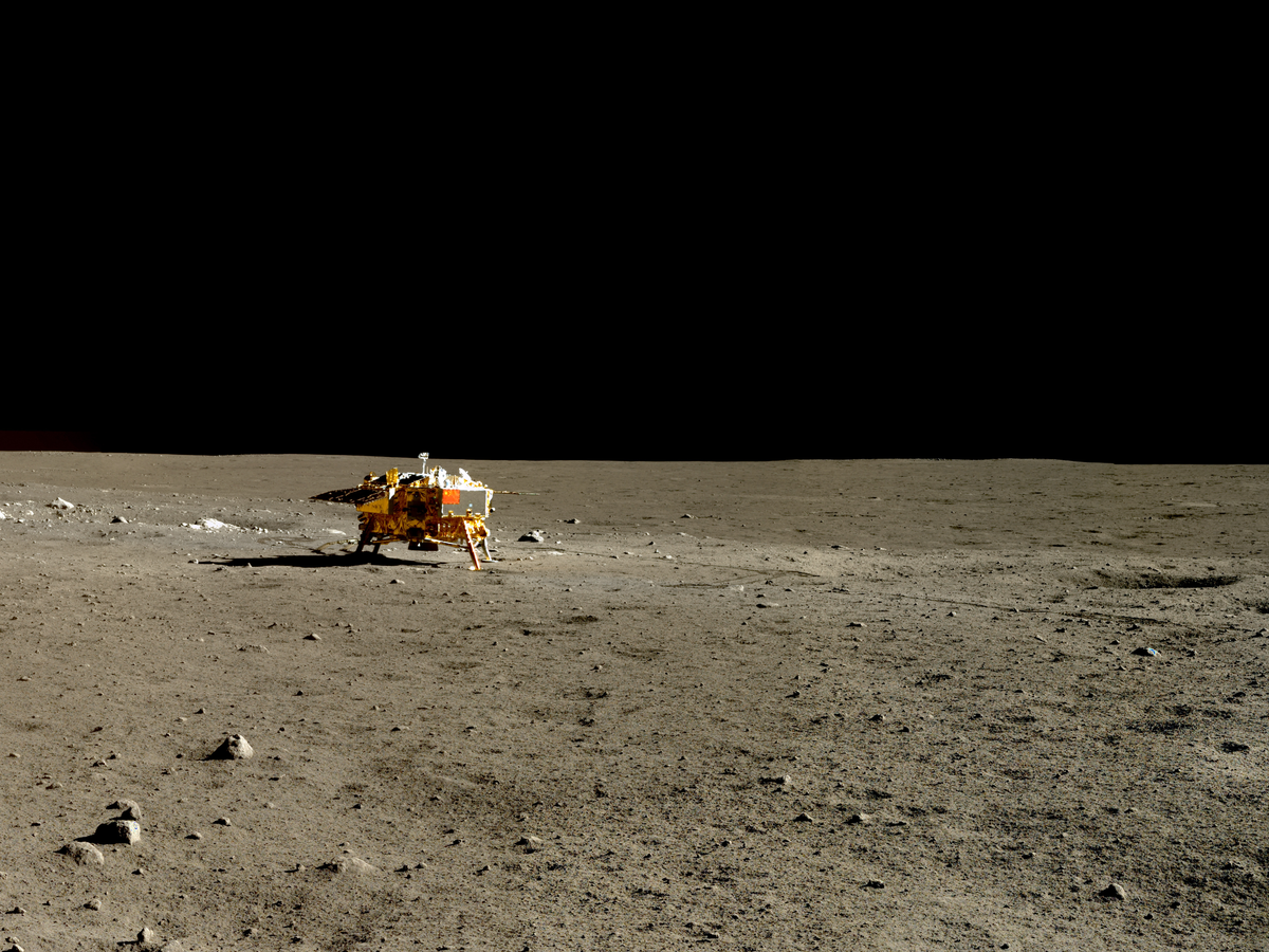 chinese-engineers-placed-cameras-on-both-the-lander-shown-below-and-the-yutu-rover-which-took-this-photo-on-jan-13-2014--just-two-days-before-the-rovers-motor-failed-and-it-lost-mobility.jpg