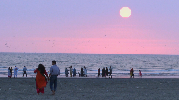 _79430630_seaside.png