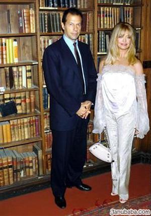 Janubaba_45037_ImranKhanGoldieHawn_NXDW.jpg