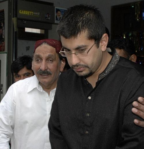 Arsalan-Iftikhar-with-his-Father-Iftikhar-Ch.jpg