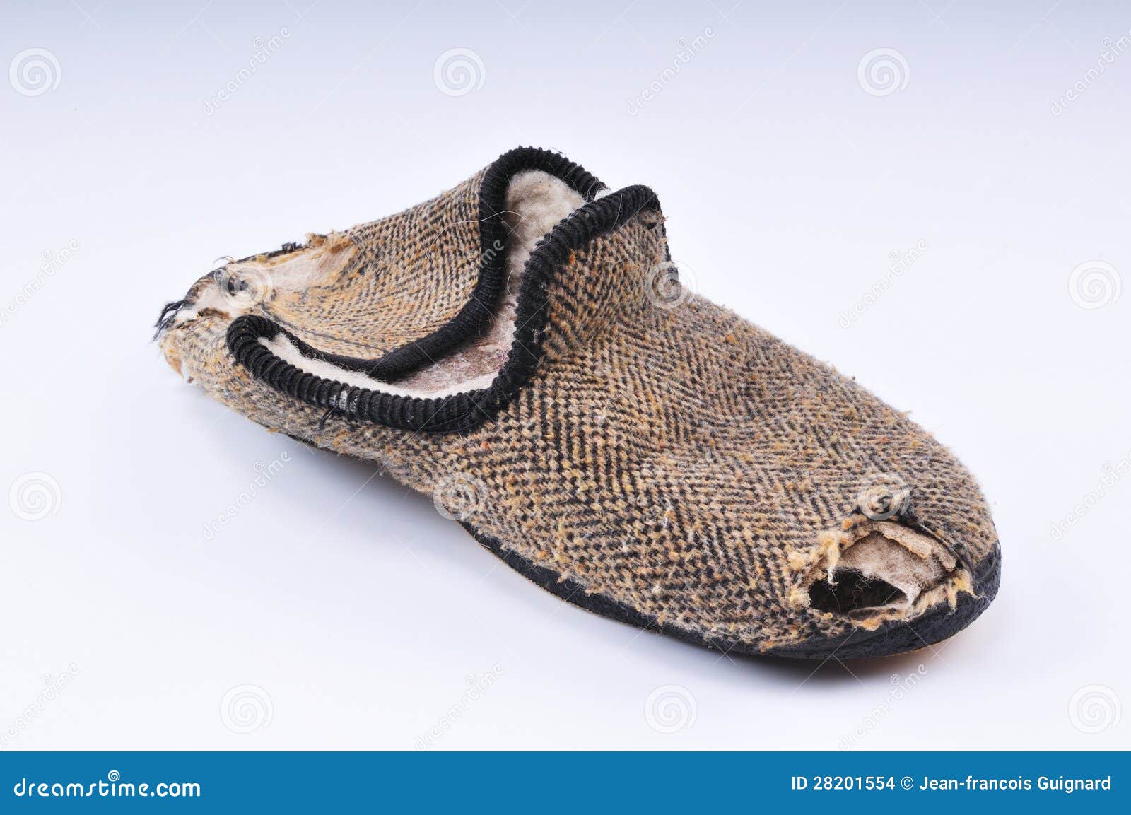 old-slipper-28201554.jpg