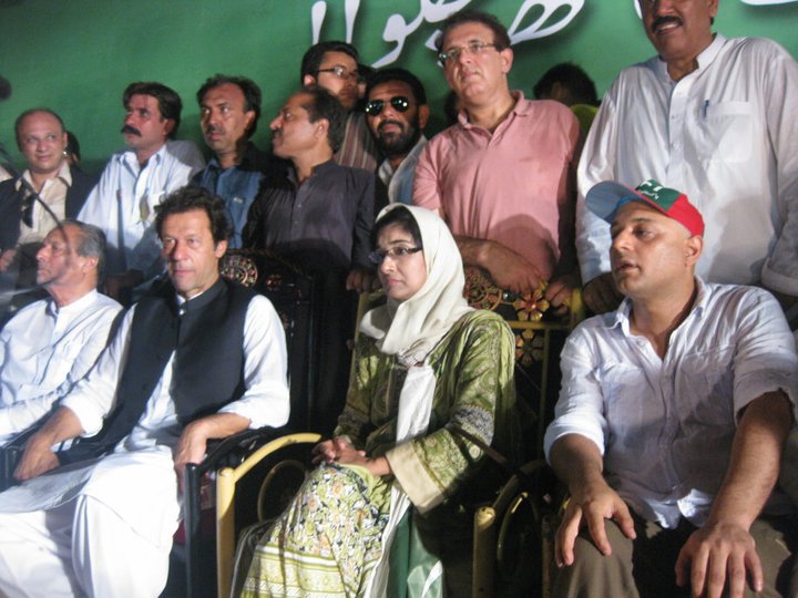 Ali-Azmat-ImranKhan-PTI-Dharna-Karachi-2.jpg