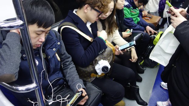 _73202125_koreans1.jpg
