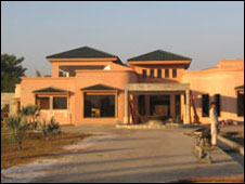 090623145356_musharraf_170.jpg